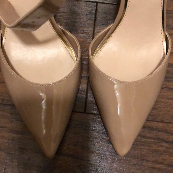 Jessica Simpson nude patent leather pumps - Picture 6 of 6